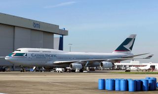 Cathay.b747-400.b-hud.arp